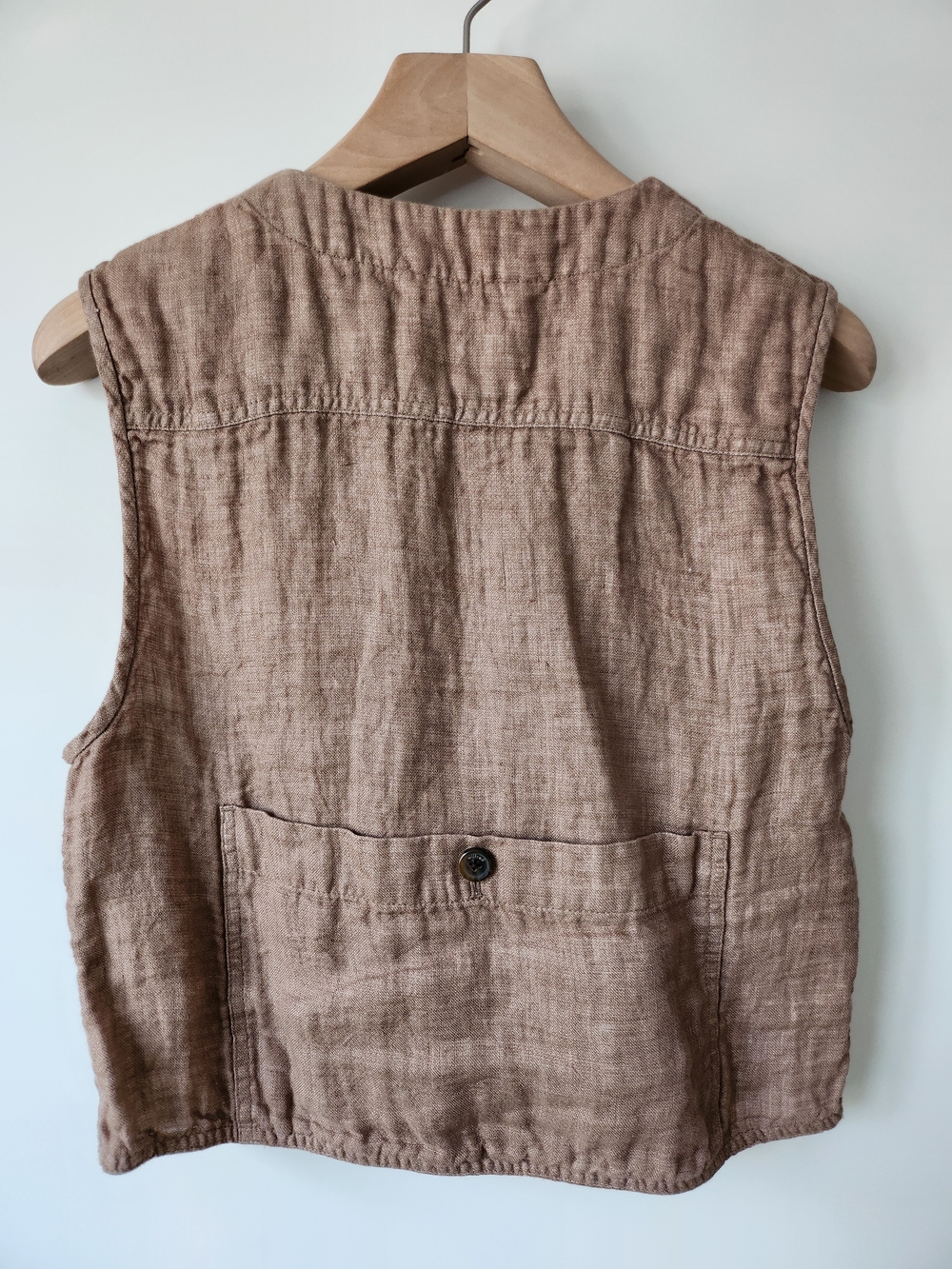 Aritzia Wilfred Linen Utility Vest Top in Walnut Brown - Picture 2 of 4